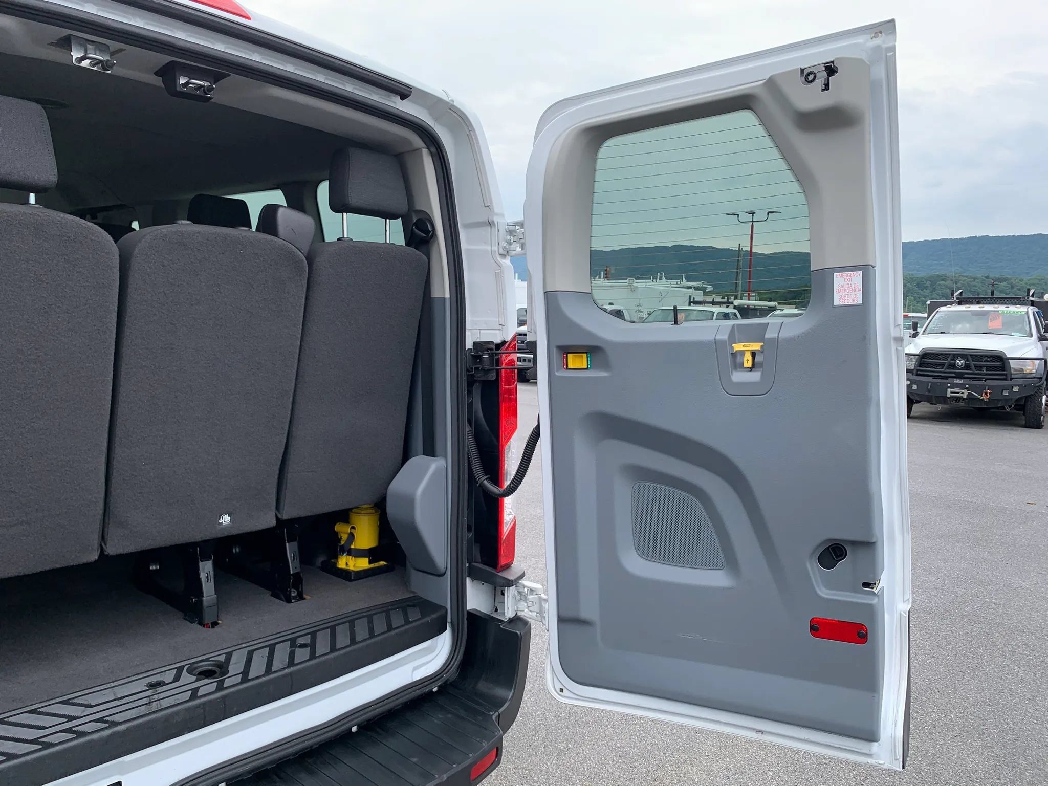 Used 2018 Ford Transit 350 XL RWD image 37