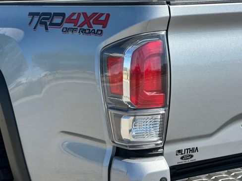 Used 2021 Toyota Tacoma TRD Off-Road w/ Technology Package AWD/4WD image 26