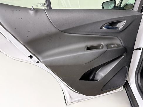 Used 2023 Chevrolet Equinox LT image 25