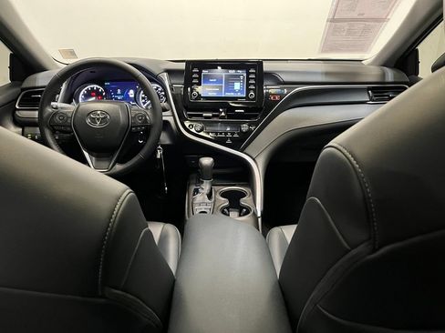 Used 2024 Toyota Camry SE AWD/4WD image 17
