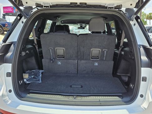 New 2025 Jeep Grand Cherokee L Laredo w/ Luxury Tech Group I image 13