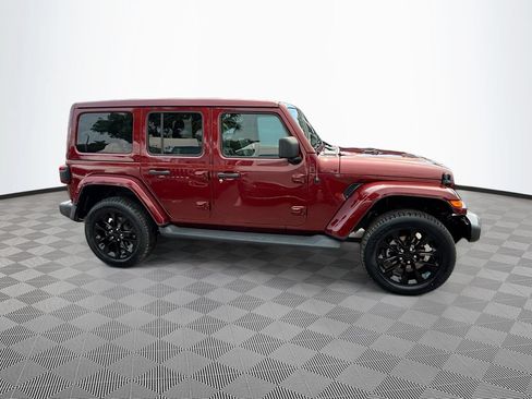 Used 2022 Jeep Wrangler Unlimited Sahara AWD/4WD image 5