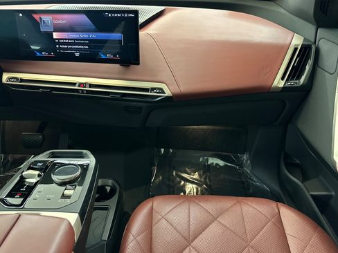 Certified 2023 BMW iX xDrive50 AWD/4WD image 29