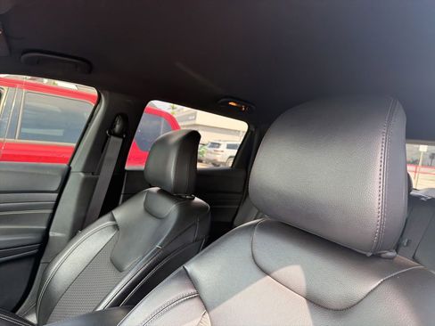 Used 2023 Jeep Compass Latitude AWD/4WD image 5