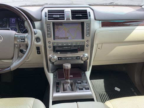 Used 2019 Lexus GX 460 Luxury AWD/4WD image 31