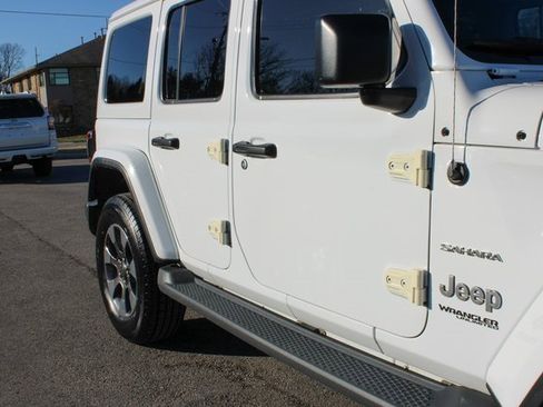 Used 2018 Jeep Wrangler Unlimited Sahara image 48