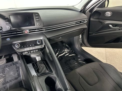 Used 2023 Hyundai Elantra SEL FWD image 19