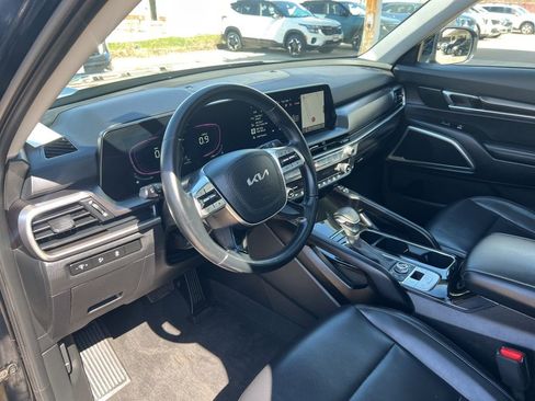 Used 2024 Kia Telluride S w/ S Sunroof Package image 6