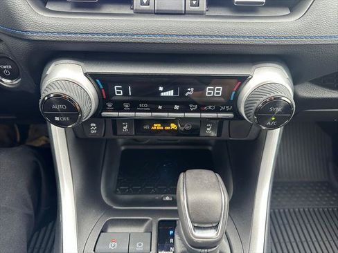 Certified 2024 Toyota RAV4 XSE w/ Advanced Technology Package AWD/4WD image 18
