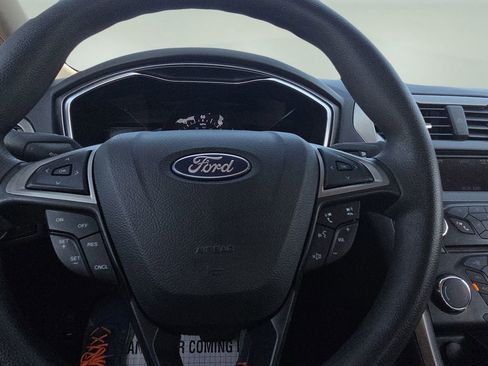 Used 2018 Ford Fusion S image 11