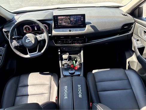 Used 2024 Nissan Rogue SL w/ SL Premium Package AWD/4WD image 4