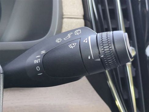 New 2026 Volvo XC90 B6 Plus w/ Protection Package Premier image 25