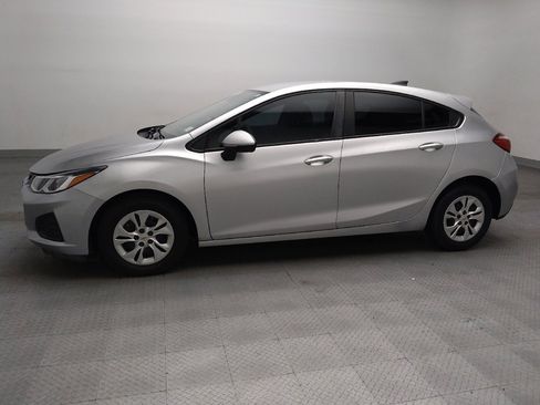 Used 2019 Chevrolet Cruze LS FWD image 2