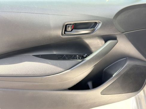 Used 2025 Toyota Corolla LE image 13