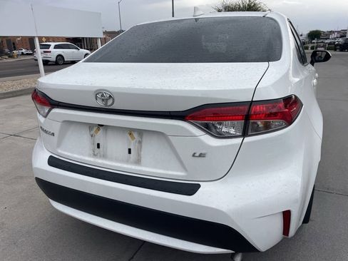 Used 2022 Toyota Corolla LE image 4