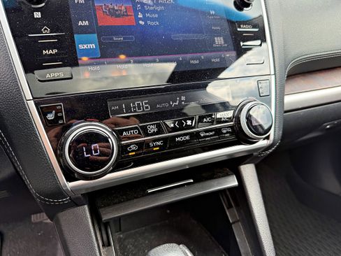 Used 2019 Subaru Outback 3.6R Limited AWD/4WD image 17