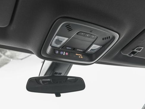 Used 2023 Chevrolet Traverse LT w/ Rear Camera Mirror Package image 24