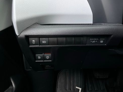 Used 2025 Toyota Sienna XLE image 24