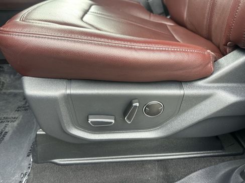 Used 2024 Ford Expedition Limited AWD/4WD image 22