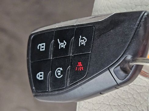 Used 2021 GMC Yukon Denali w/ Denali Premium Package image 35