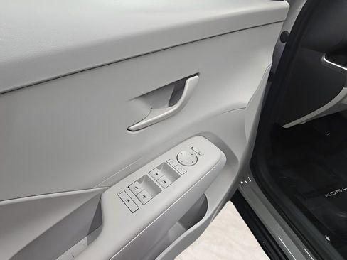 New 2026 Hyundai Kona SE image 10