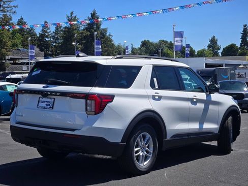 New 2026 Ford Explorer Active RWD image 4