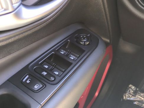 Used 2022 Jeep Renegade Trailhawk image 23