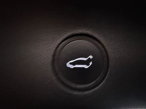 Used 2024 Tesla Model Y Long Range RWD image 57