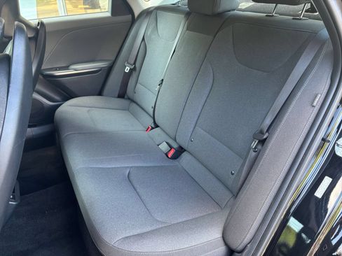 Used 2025 Kia K4 FWD image 32