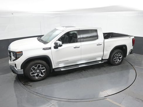 Used 2022 GMC Sierra 1500 SLT w/ SLT Premium Plus Package AWD/4WD image 36