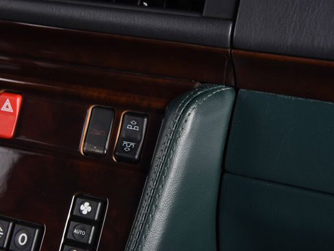 Used 1995 Mercedes-Benz E 320 Convertible image 25