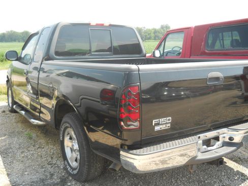 Used 2001 Ford F150 XLT RWD image 3