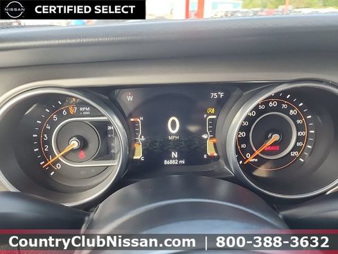 Used 2018 Jeep Wrangler Unlimited Sahara AWD/4WD image 19