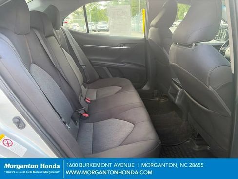 Used 2018 Toyota Camry LE FWD image 32