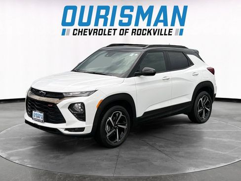 Used 2023 Chevrolet TrailBlazer RS w/ Convenience Package AWD/4WD image 2