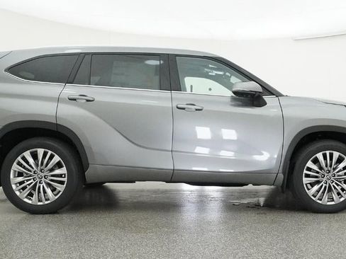 New 2026 Toyota Highlander Platinum AWD/4WD image 27