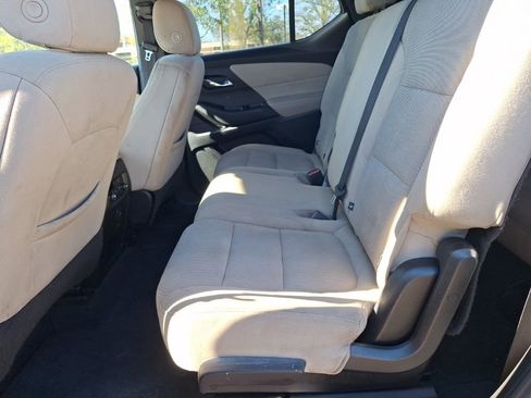Certified 2023 Chevrolet Traverse LS image 19