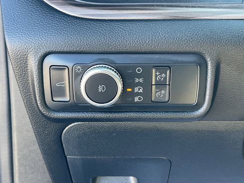 Used 2022 Ford Explorer Limited image 33