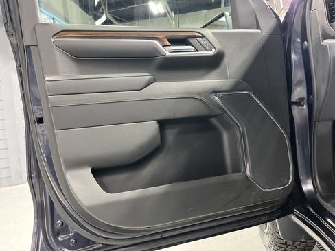 Used 2022 Chevrolet Silverado 1500 LT Trail Boss w/ Protection Package AWD/4WD image 9