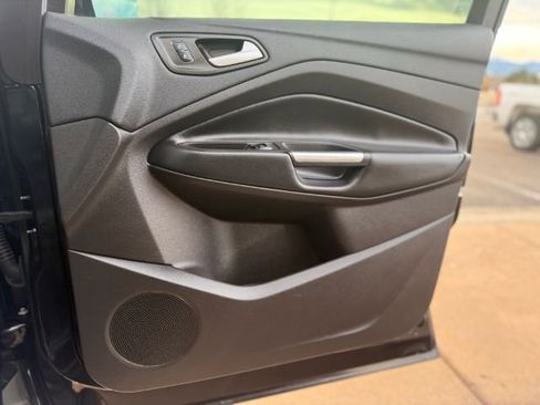 Used 2019 Ford Escape SEL image 25