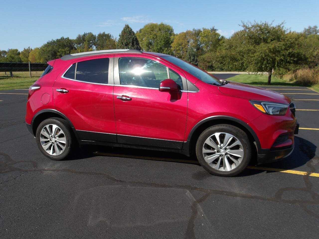 Used 2019 Buick Encore Preferred FWD image 1