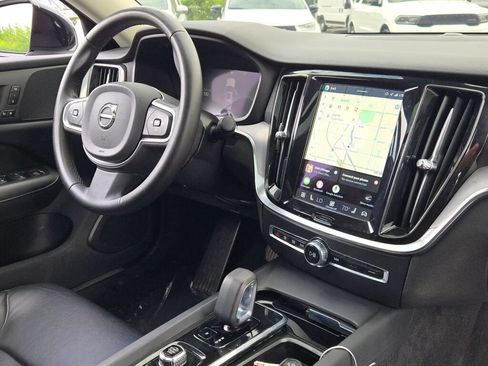 Used 2024 Volvo S60 B5 Core FWD image 9