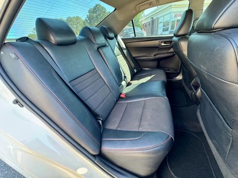 Used 2017 Toyota Camry SE w/ Protection Package (Q2) FWD image 11