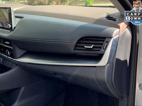 Used 2023 Nissan Rogue SV image 15