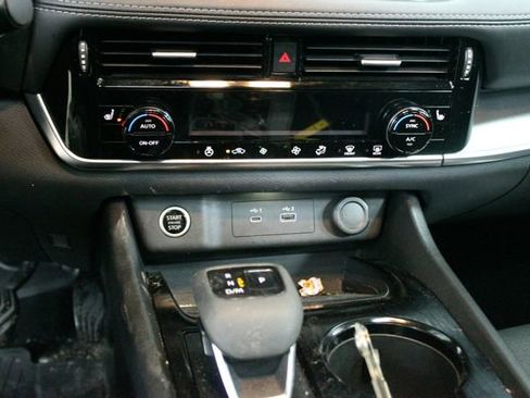 Used 2021 Nissan Rogue SV AWD/4WD image 18