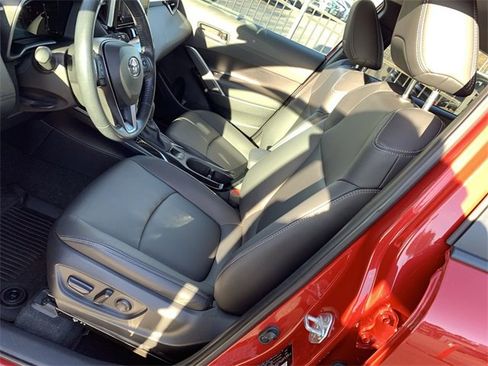 Used 2023 Toyota Corolla Cross XLE image 18