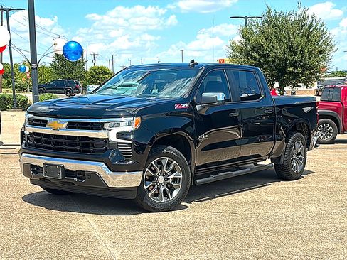 Used 2023 Chevrolet Silverado 1500 LT w/ Z71 Off-Road Package AWD/4WD image 2