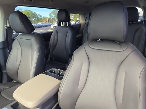 New 2026 Kia Carnival image 22