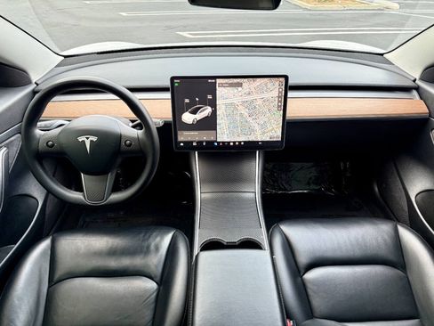 Used 2020 Tesla Model 3 Standard Range Plus RWD image 10