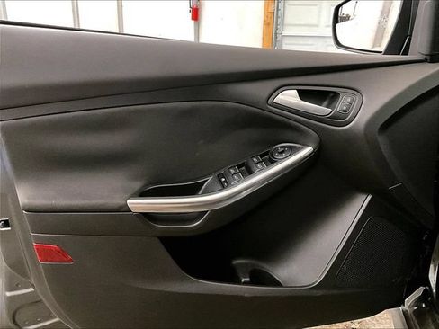 Certified 2017 Ford Focus ST FWD image 22